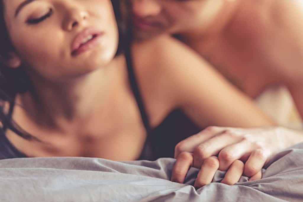 Kako koristiti erotske filmove i knjige za poboljšanje seksualnog života